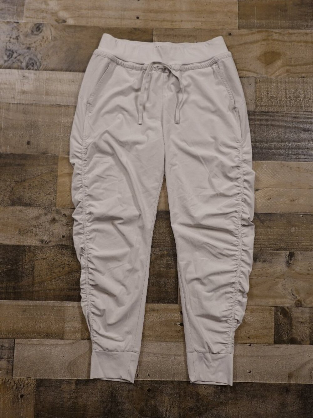 Athleta Attitude Pant Women’s 2 Stone Beige Ruched Jogger Travel Athleisure